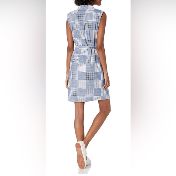 TOMMY HILFIGER
Sleeveless Patchwork Shirtdress, size 12. Great for 4th of July! - Picture 11 of 11